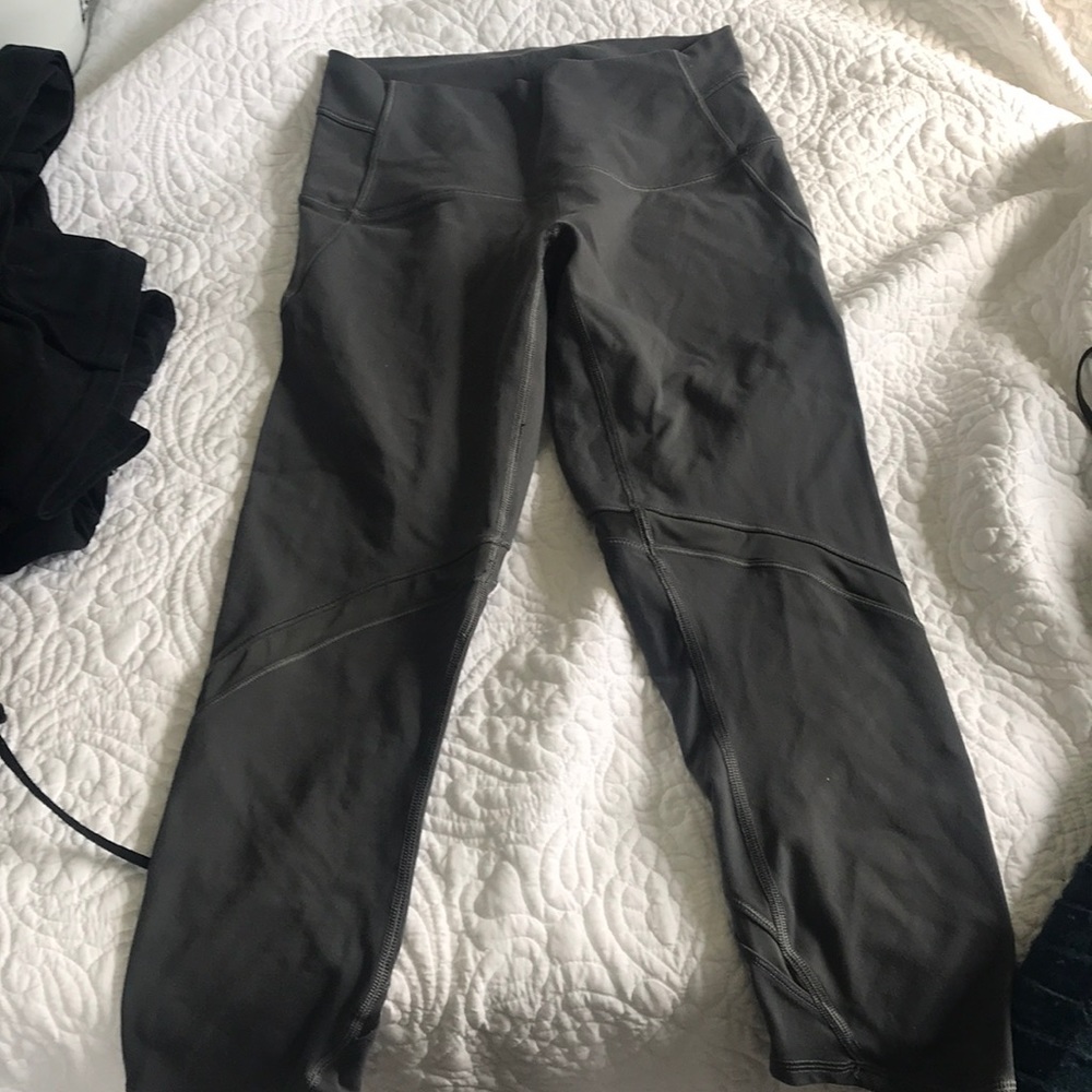 Lululemon cropped grey leggings